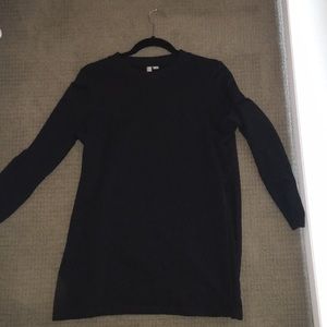 Sweater with slits in the side